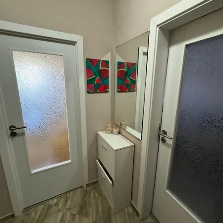 Апартаменты малък уютен Варна