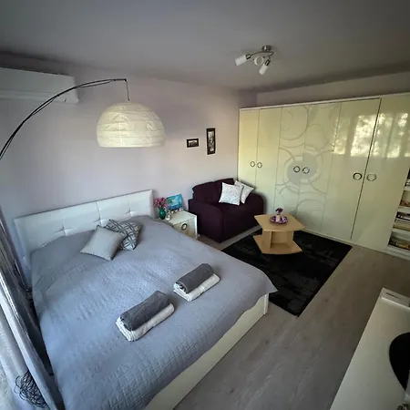 Апартаменты малък уютен *